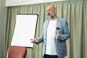 Cezar Ioan Vin conferinta la cultura Iasi